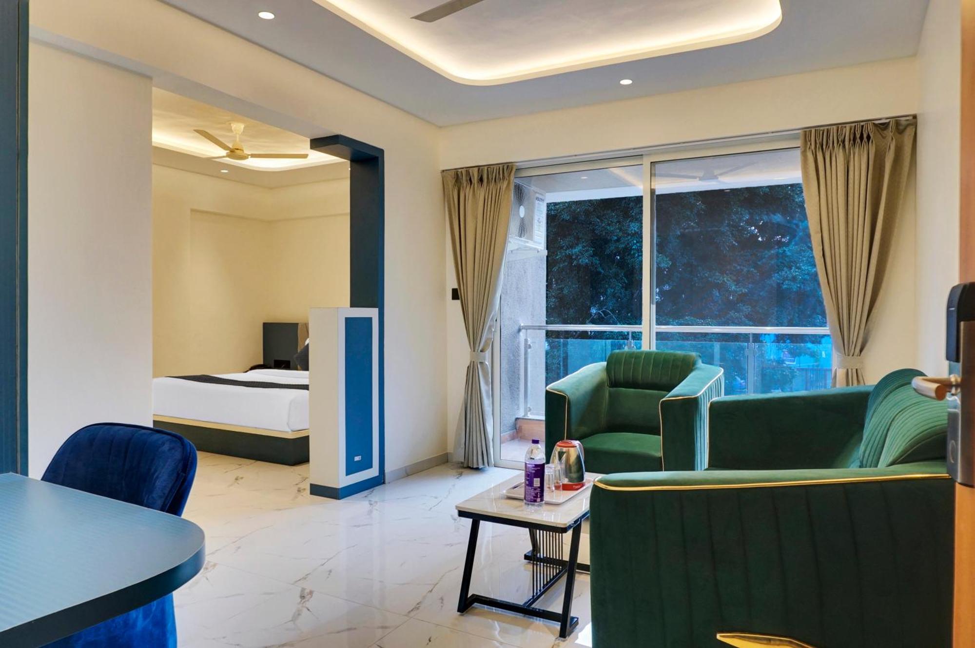 Palm Suites Baner- Indian Nationals Only 浦那 外观 照片