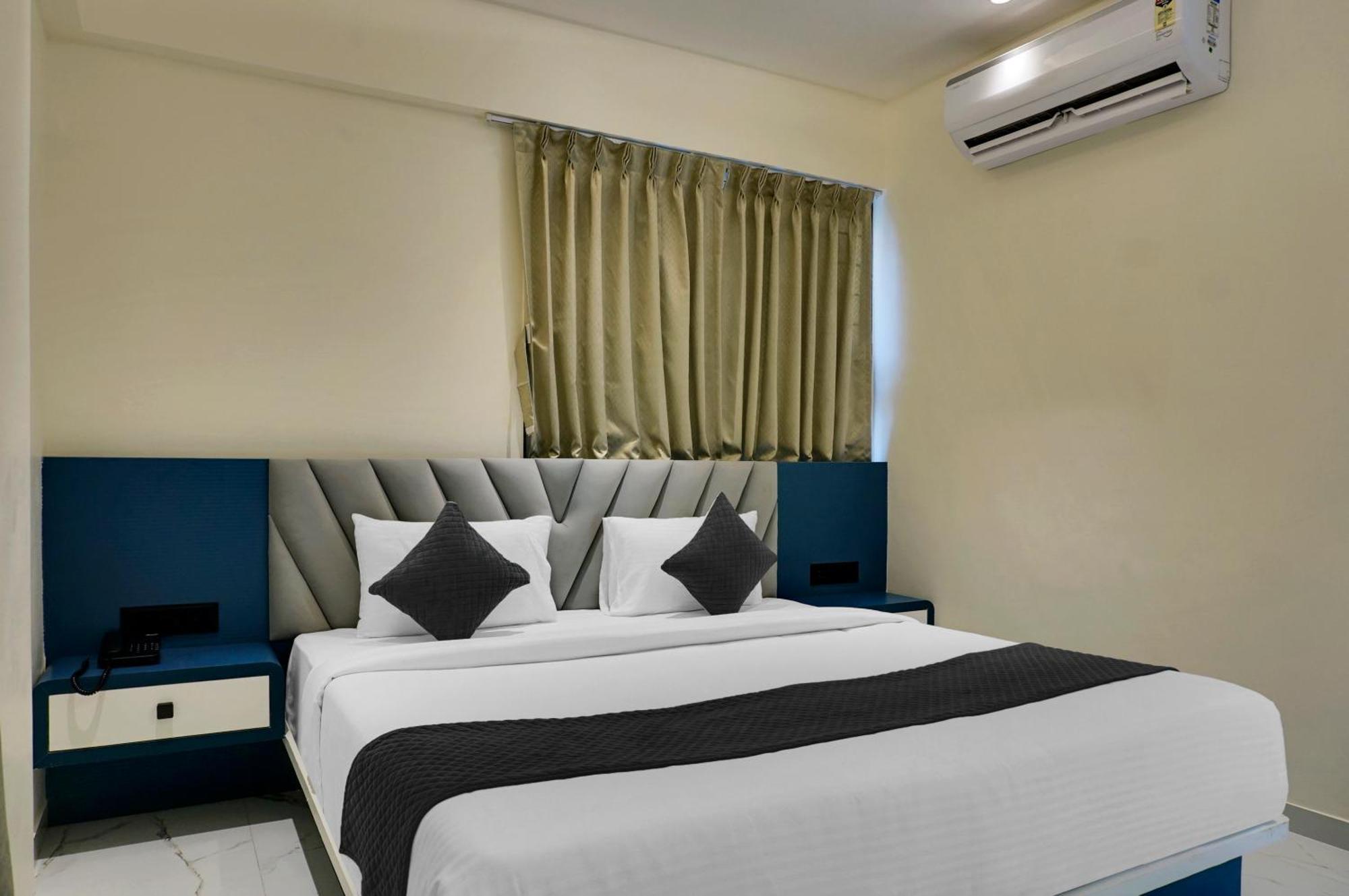 Palm Suites Baner- Indian Nationals Only 浦那 外观 照片
