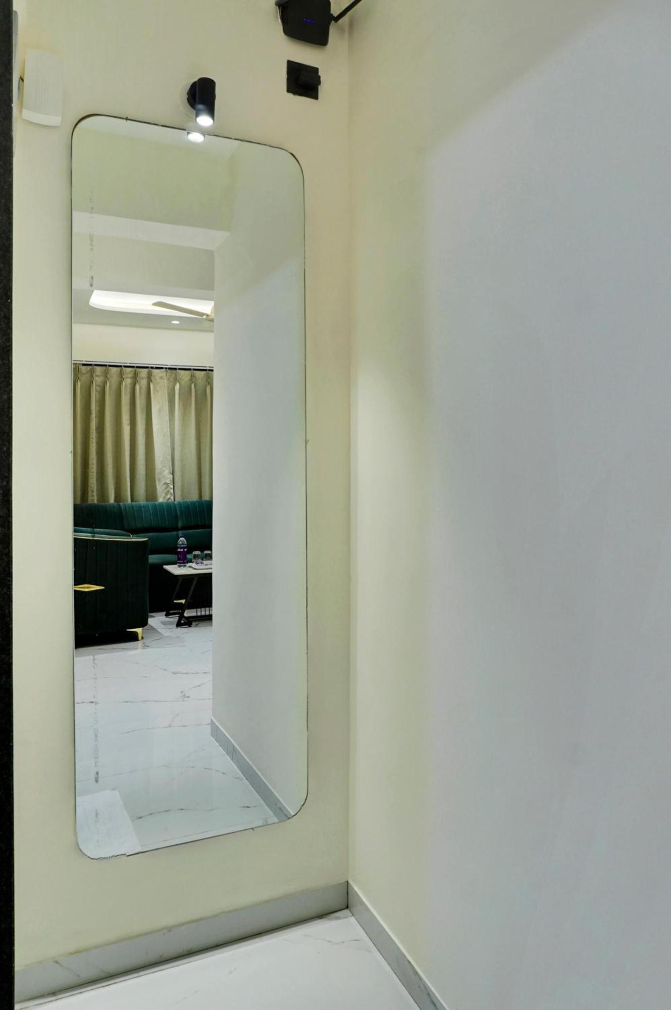 Palm Suites Baner- Indian Nationals Only 浦那 外观 照片