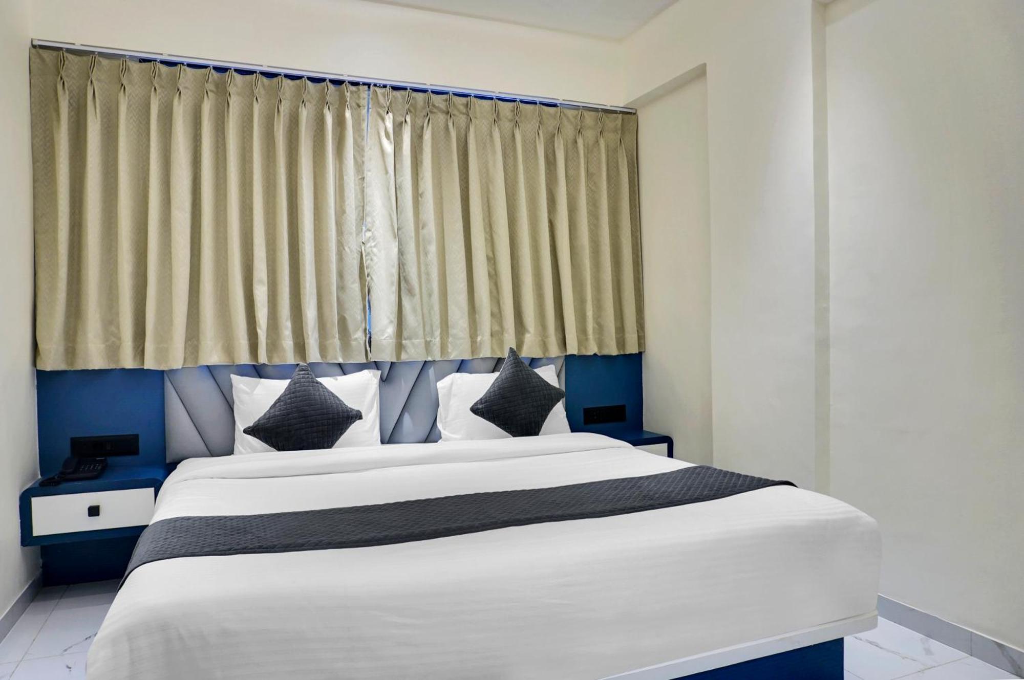 Palm Suites Baner- Indian Nationals Only 浦那 外观 照片